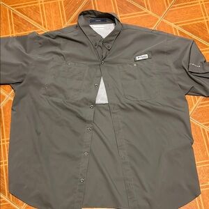 Columbia Men's Gray Shirt